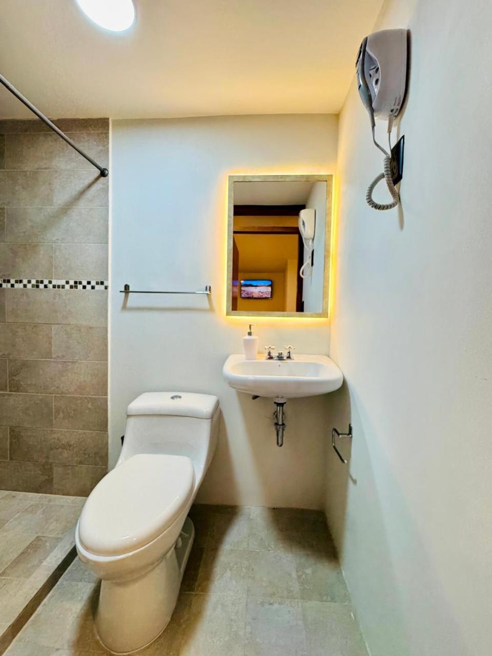 Hotel Bombay Baños Екстериор снимка