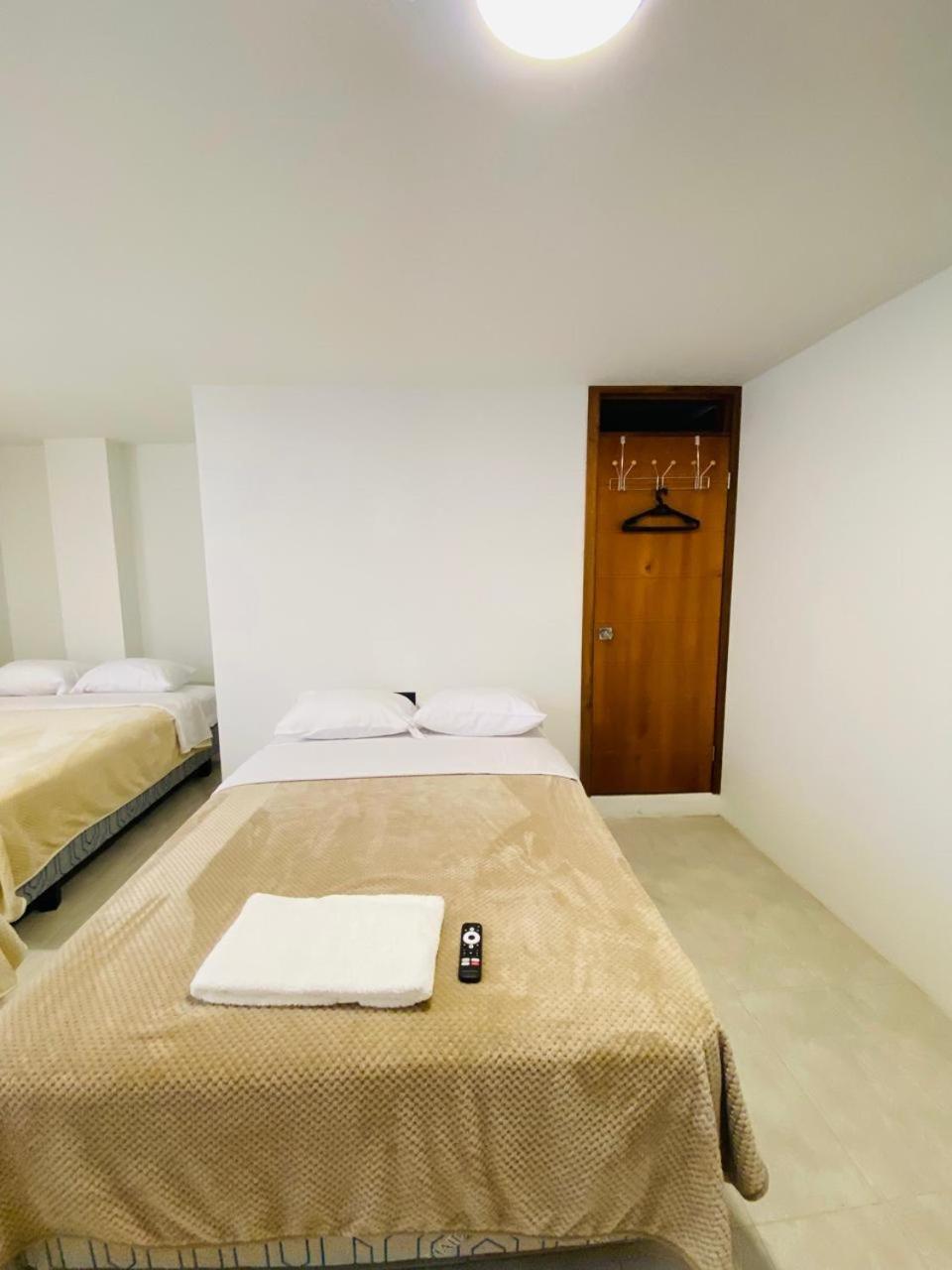 Hotel Bombay Baños Екстериор снимка