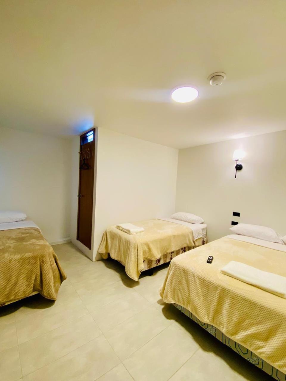 Hotel Bombay Baños Екстериор снимка