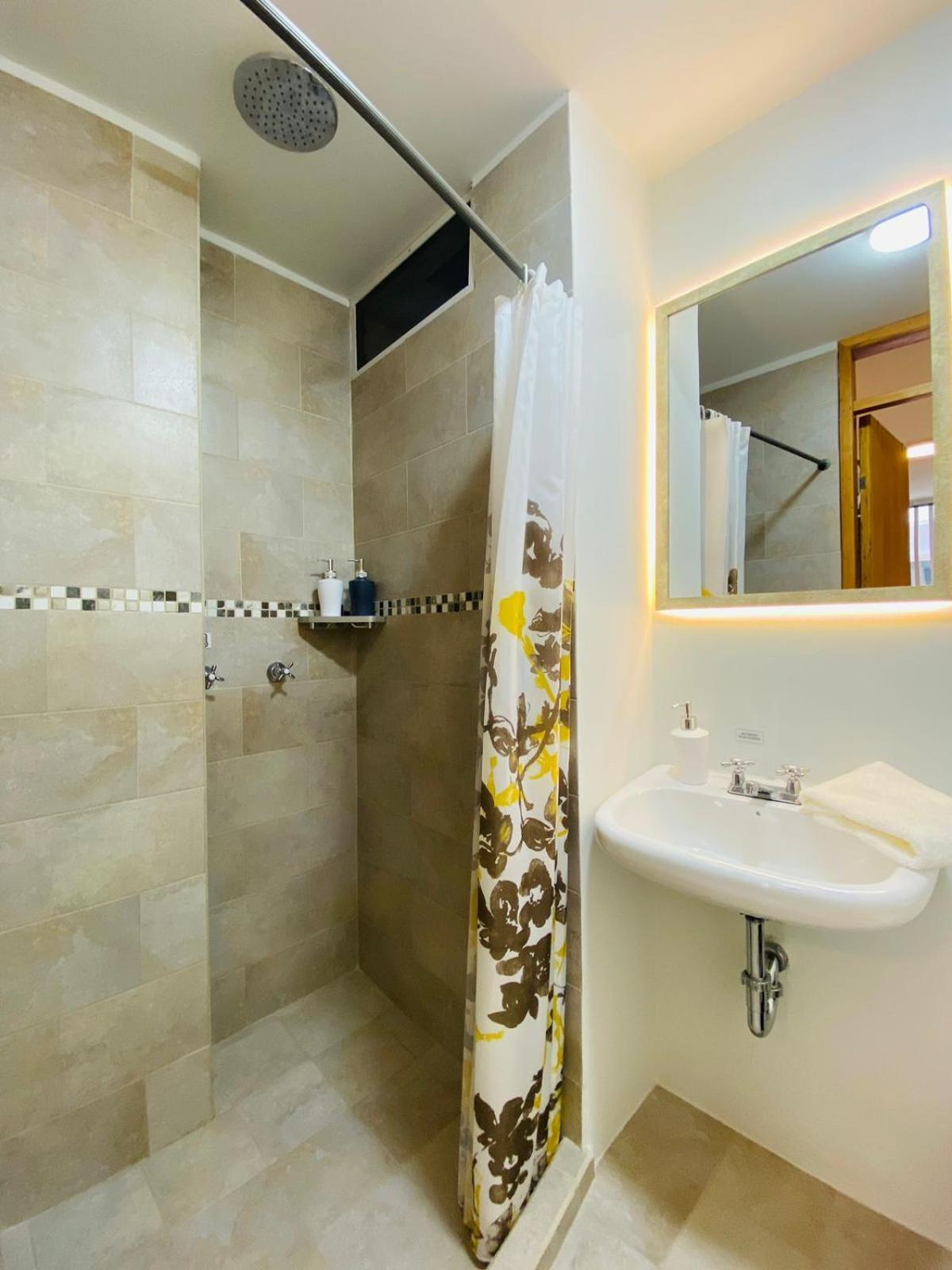 Hotel Bombay Baños Екстериор снимка